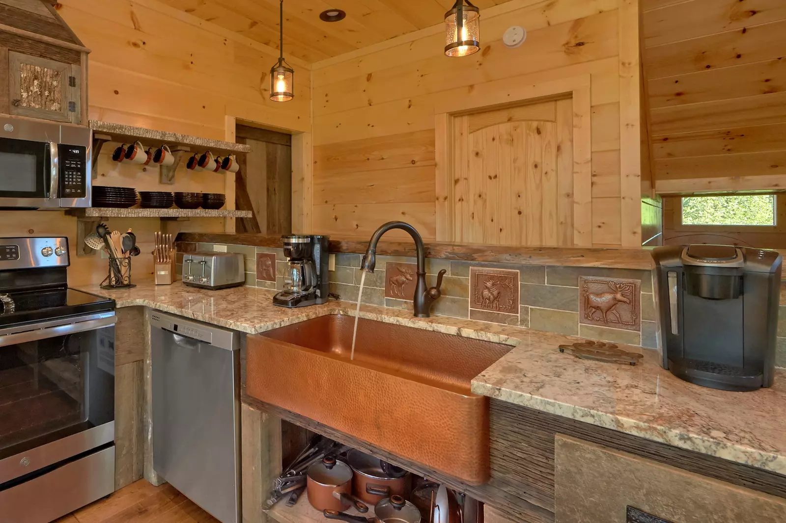 Property image, Interior, of Copper Creek Lodge