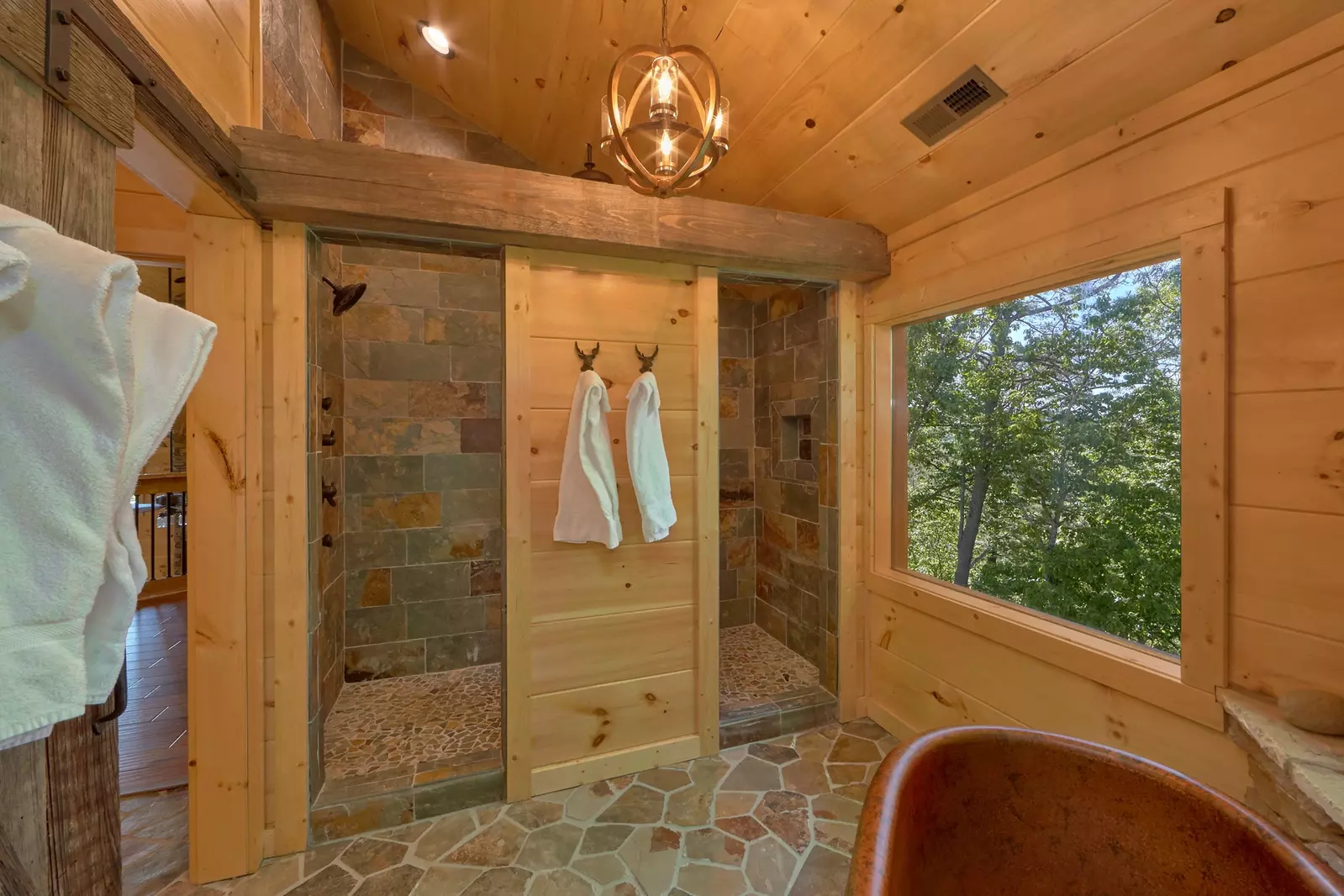 Property image, Interior, of Copper Creek Lodge