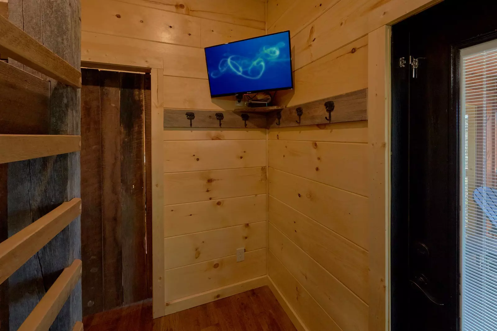 Property image, Interior, of Copper Creek Lodge