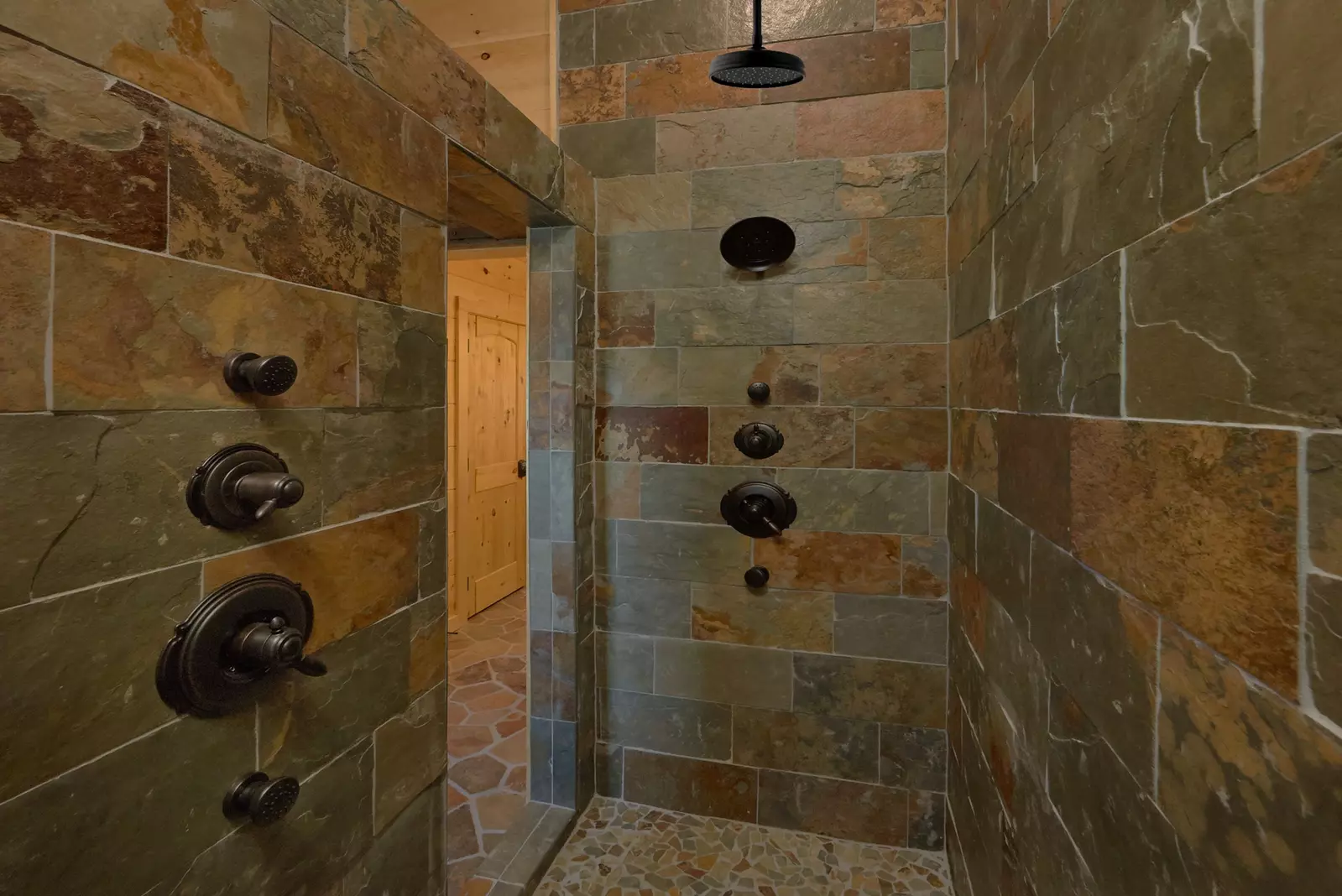 Property image, Interior, of Copper Creek Lodge