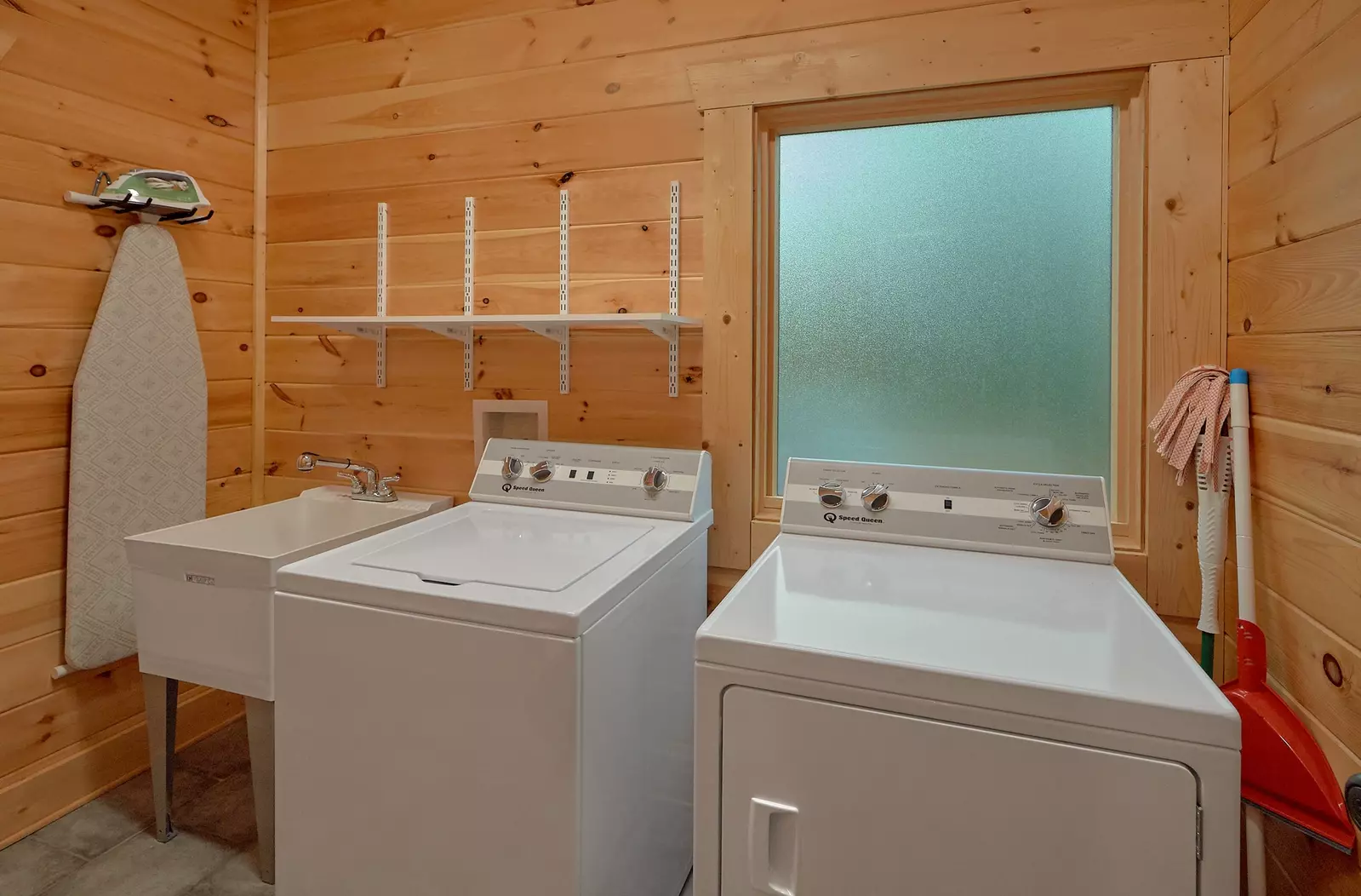Property image, Interior, of Peak A View