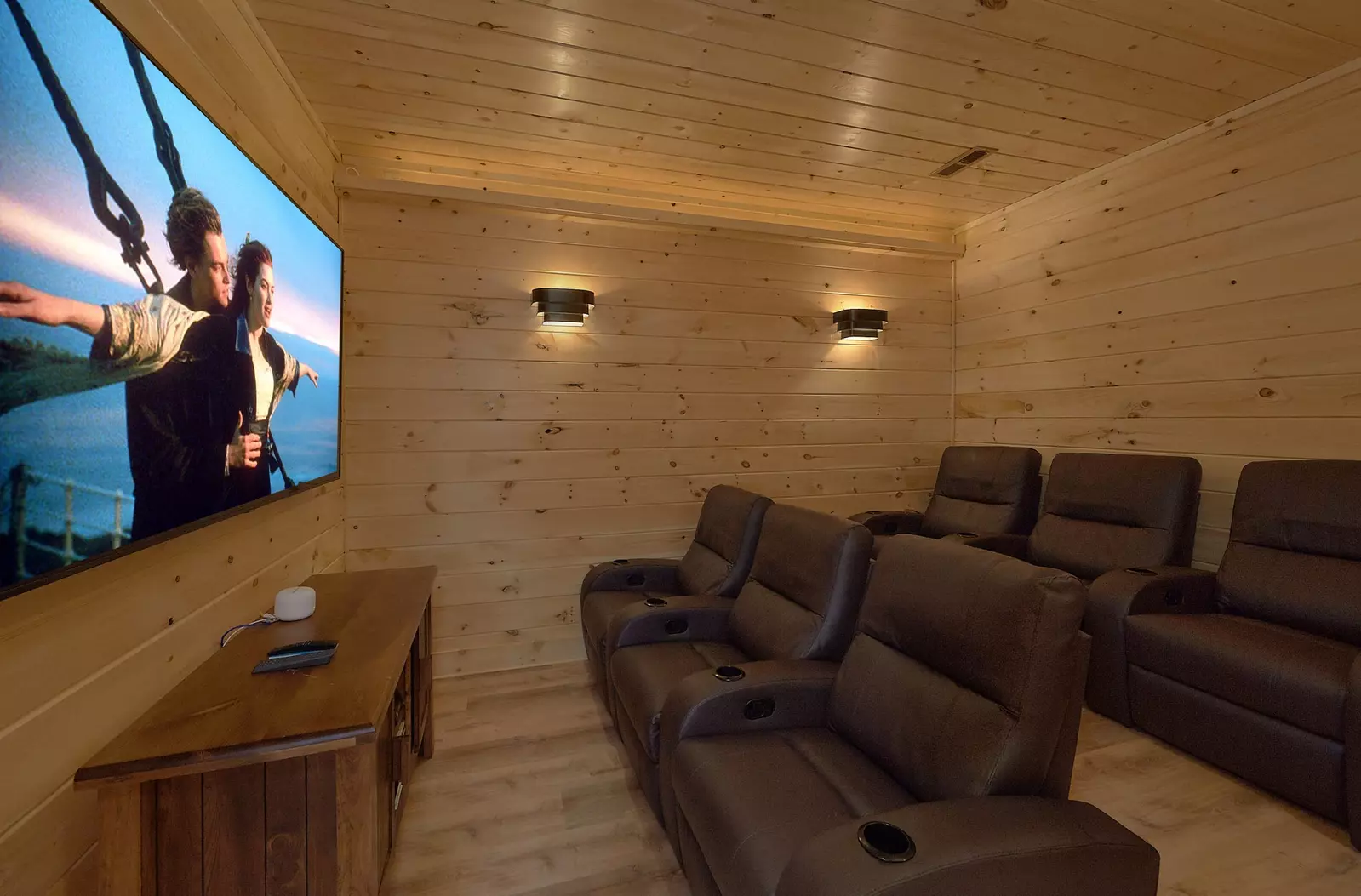 Property image, Interior, of Misty Mountain Adventure Lodge