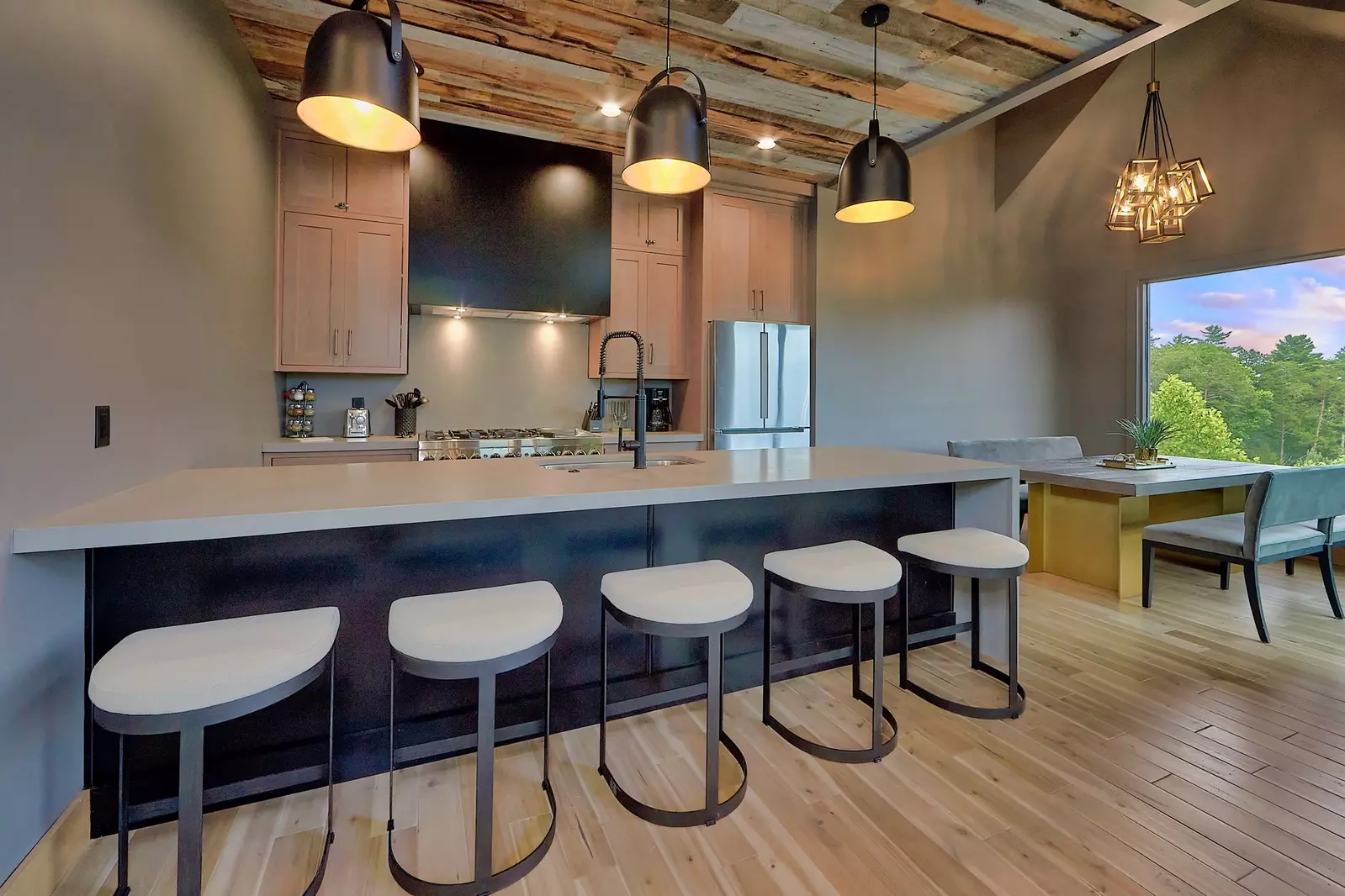 Property image, Interior, of Modern Endless View