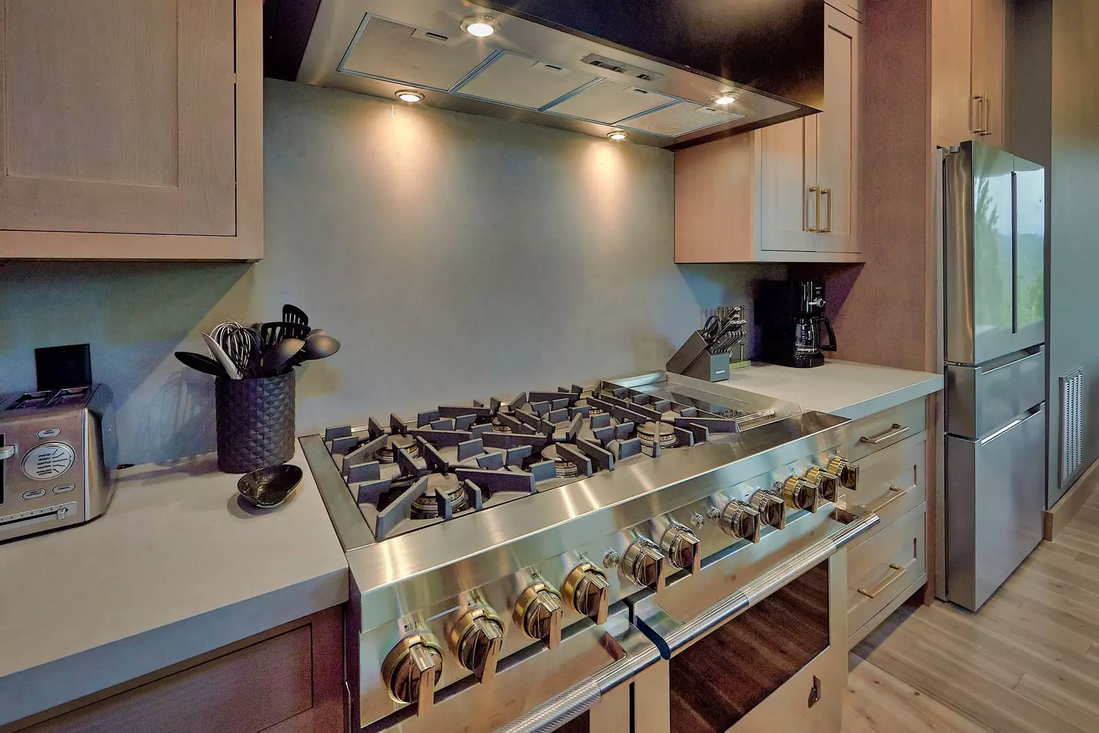 Property image, Interior, of Modern Endless View