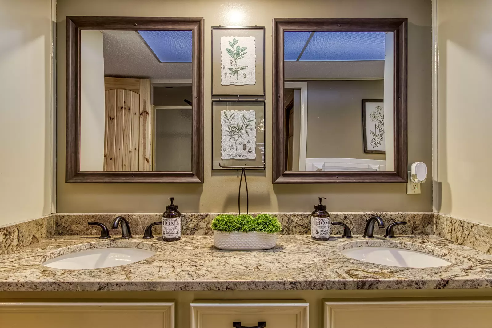 Property image, Interior, of Hawks Ridge