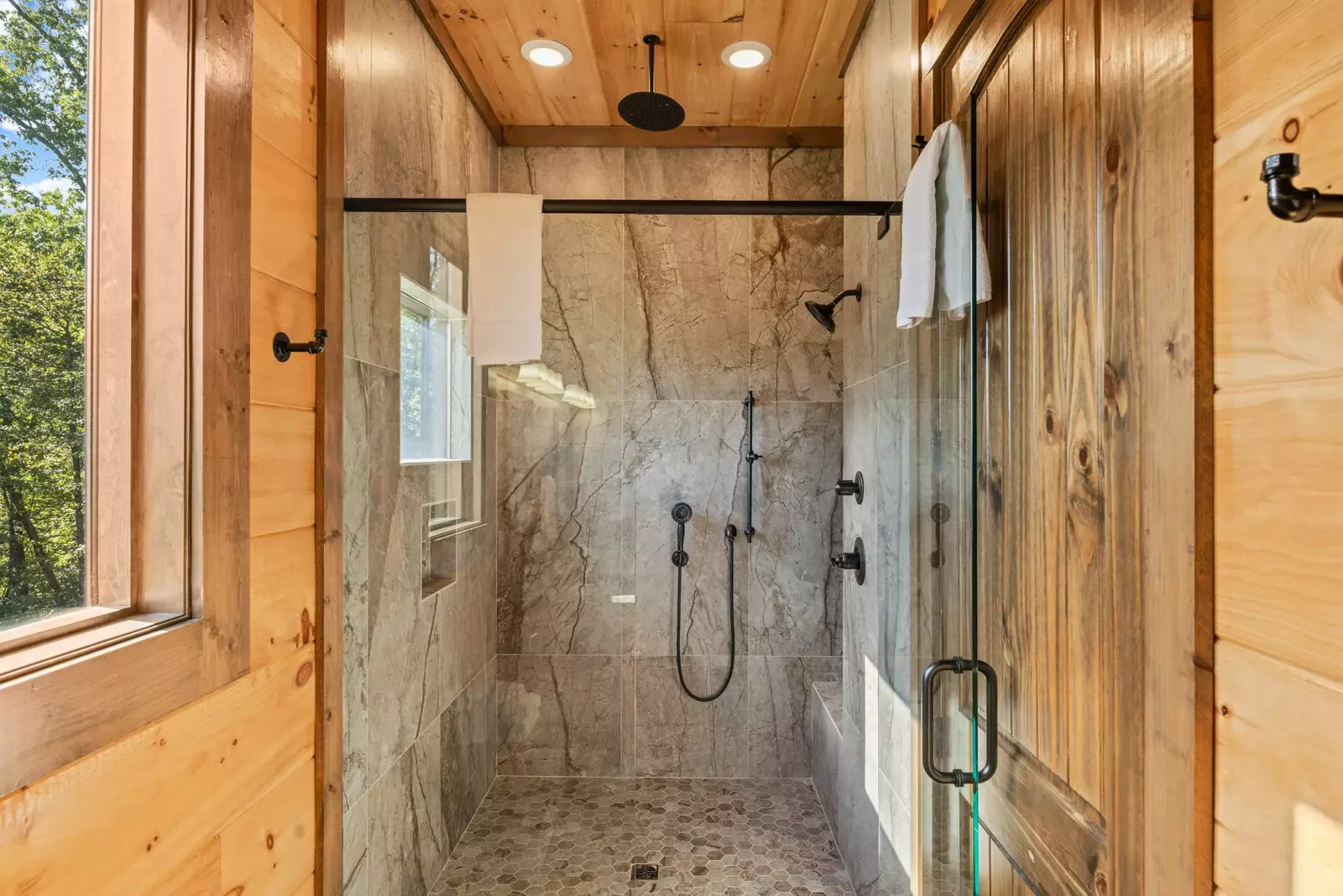 Property image, Interior, of Ace In The Hole