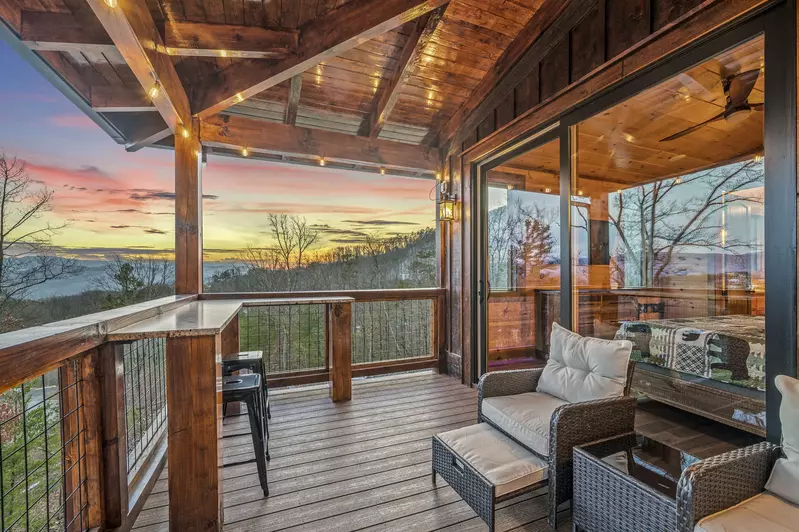 Property image, Interior, of Ace In The Hole