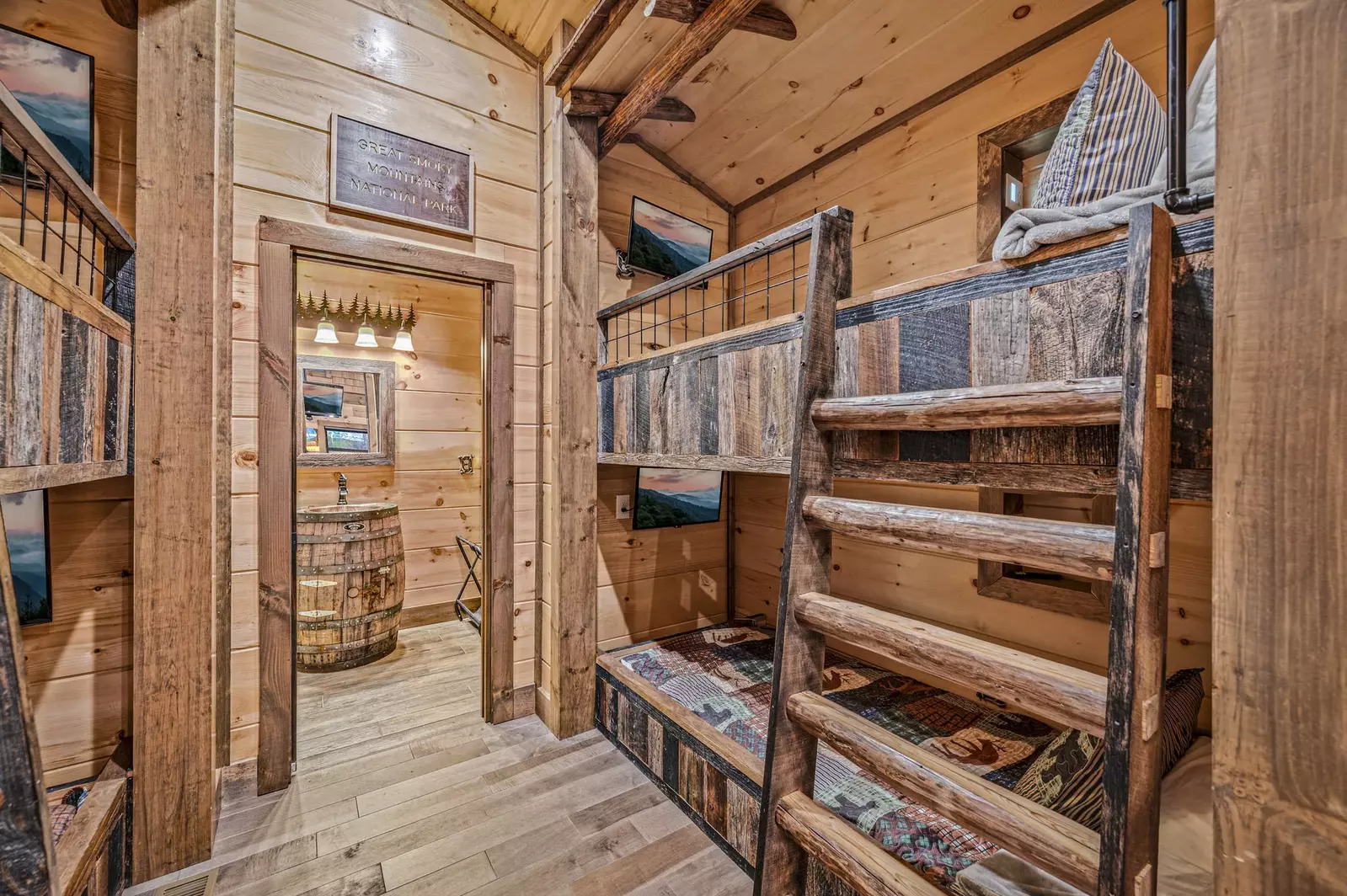Property image, Interior, of Ace In The Hole