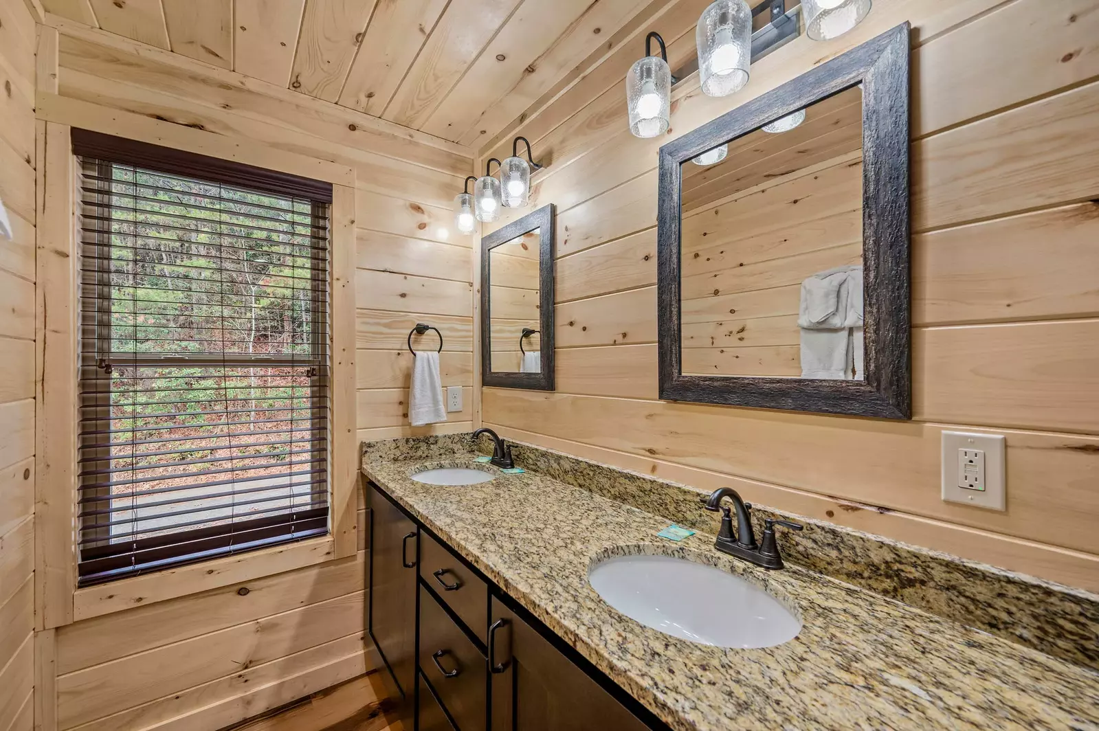 Property image, Interior, of Bear Mountain Vista