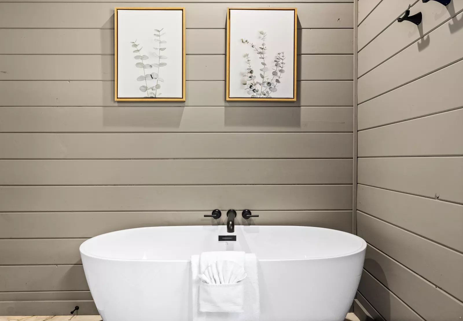 Property image, Interior, of Modern Rustic Hideaway