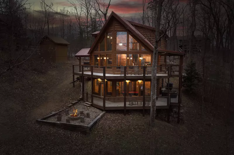 Property image, Exterior, of Old Papa Bear Lodge