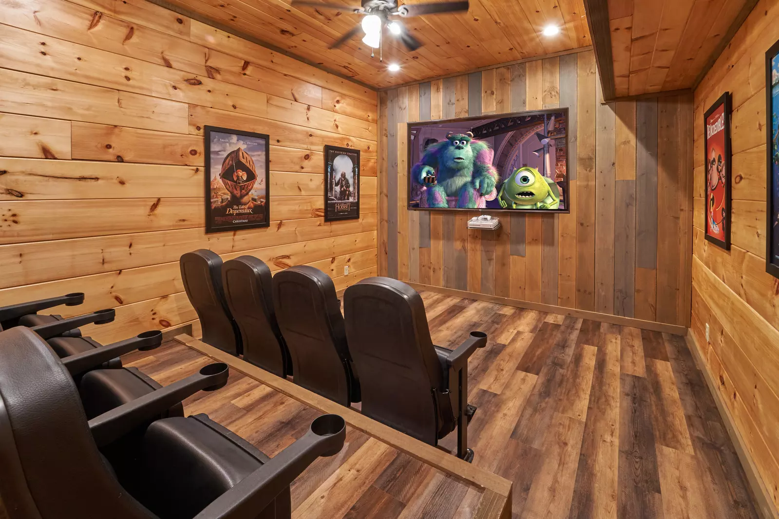 Property image, Interior, of Old Papa Bear Lodge