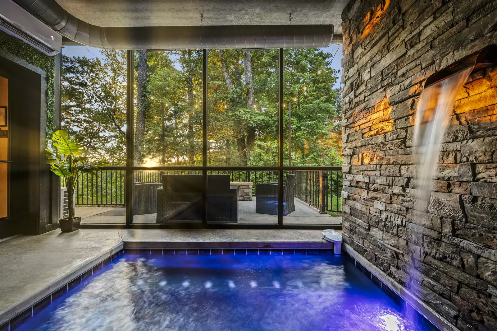 Property image, Exterior, of Rhinestone Cowboy