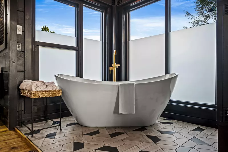 Property image, Interior, of Rhinestone Cowboy