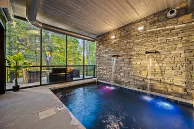 Property image, Interior, of Rhinestone Cowboy
