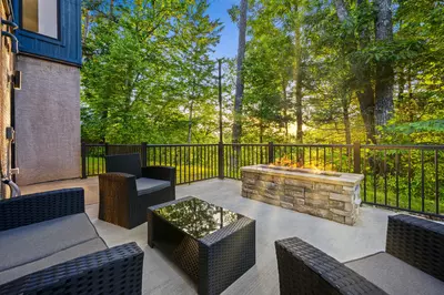 Property image, Interior, of Rhinestone Cowboy