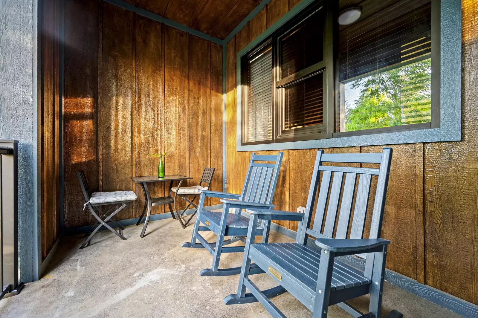 Property image, Interior, of Rhinestone Cowboy