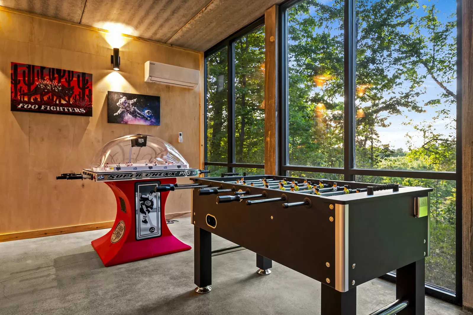 Property image, Interior, of Rhinestone Cowboy