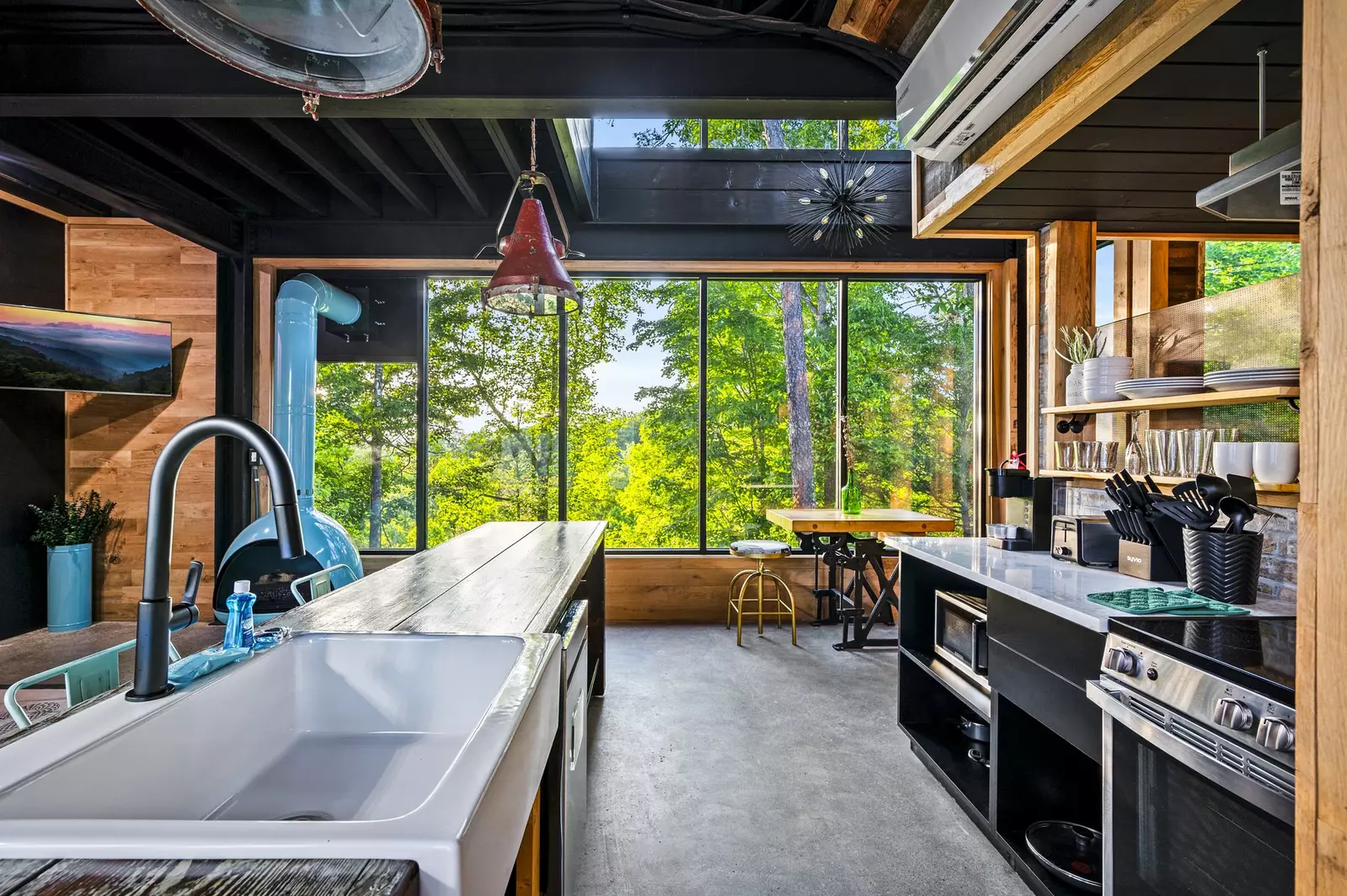 Property image, Interior, of Rhinestone Cowboy