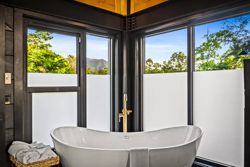 Property image, Interior, of Rhinestone Cowboy