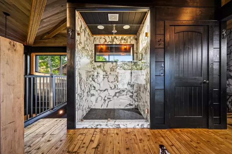Property image, Interior, of Rhinestone Cowboy