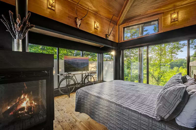 Property image, Interior, of Rhinestone Cowboy