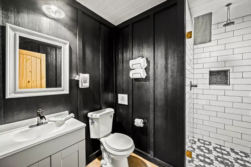Property image, Interior, of Rhinestone Cowboy