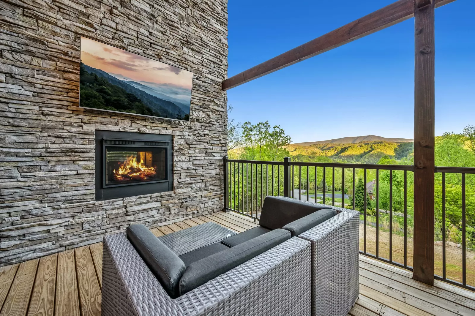 Property image, Interior, of Cedar Hawk Springs