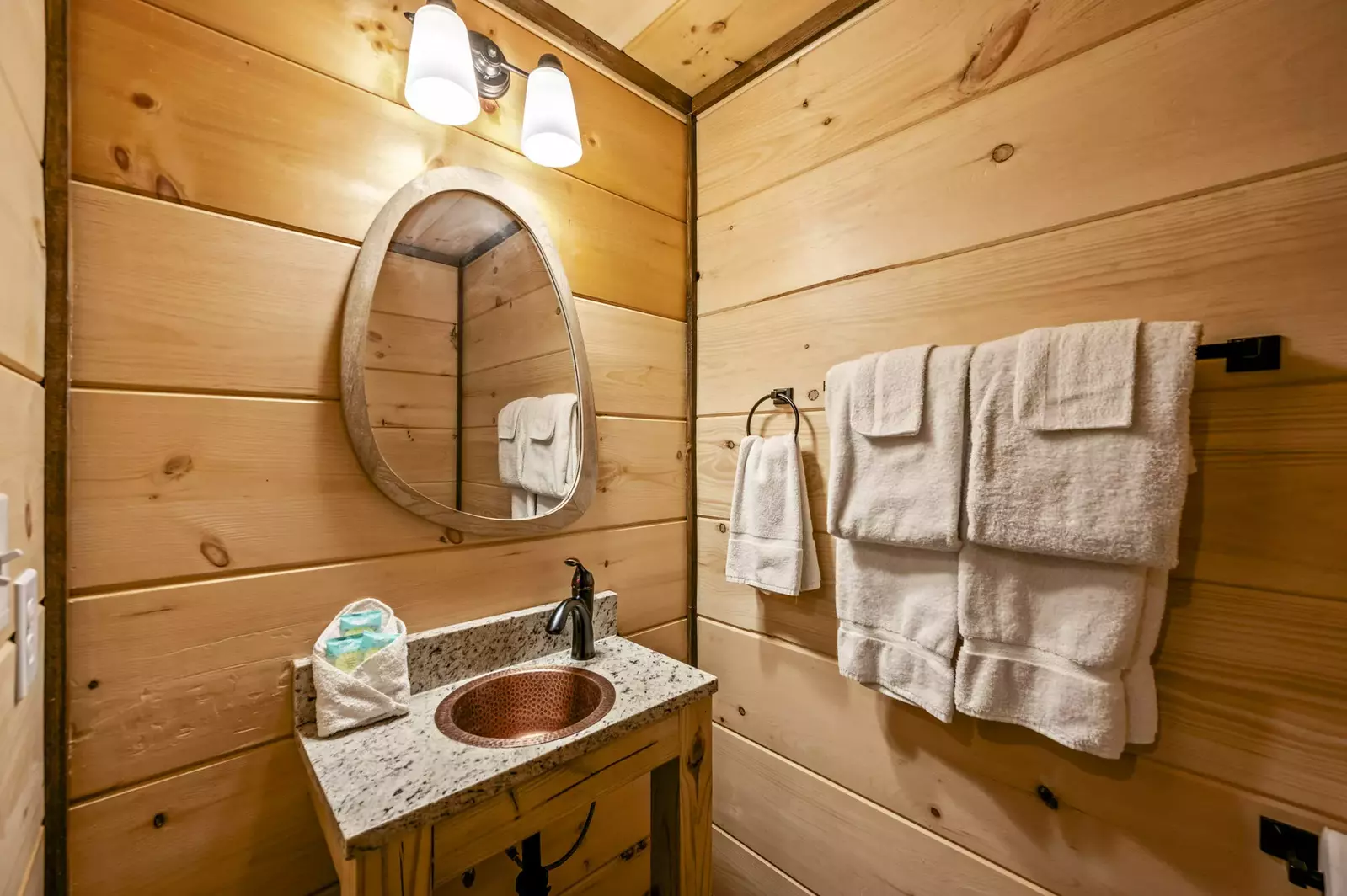Property image, Interior, of Cedar Hawk Springs