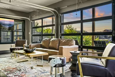 Property image, Interior, of Mountain Mermaid