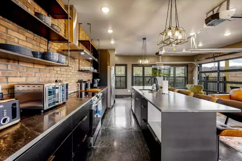 Property image, Interior, of Mountain Mermaid