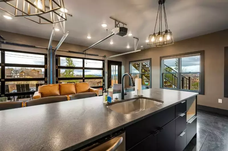 Property image, Interior, of Mountain Mermaid
