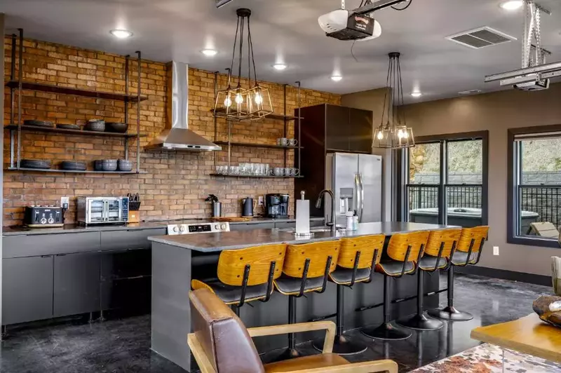 Property image, Interior, of Mountain Mermaid