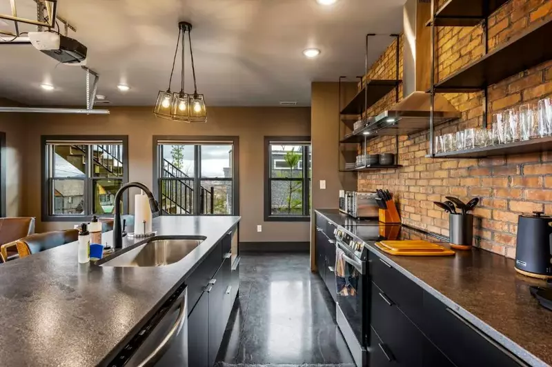 Property image, Interior, of Mountain Mermaid