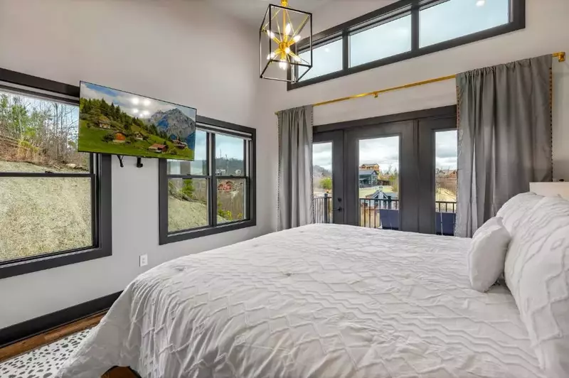 Property image, Interior, of Mountain Mermaid
