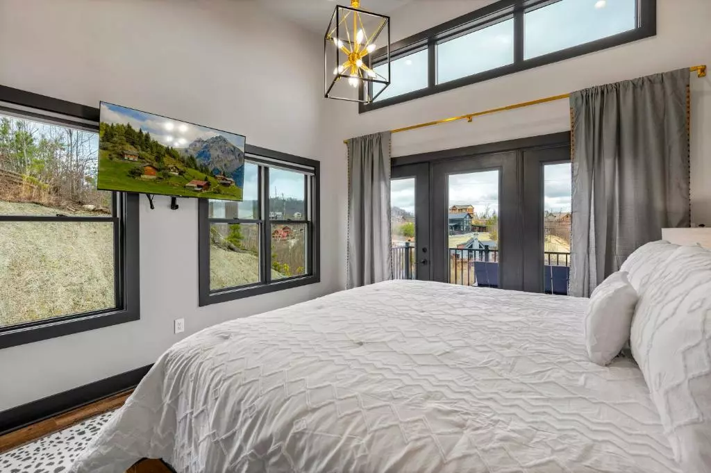 Property image, Interior, of Mountain Mermaid