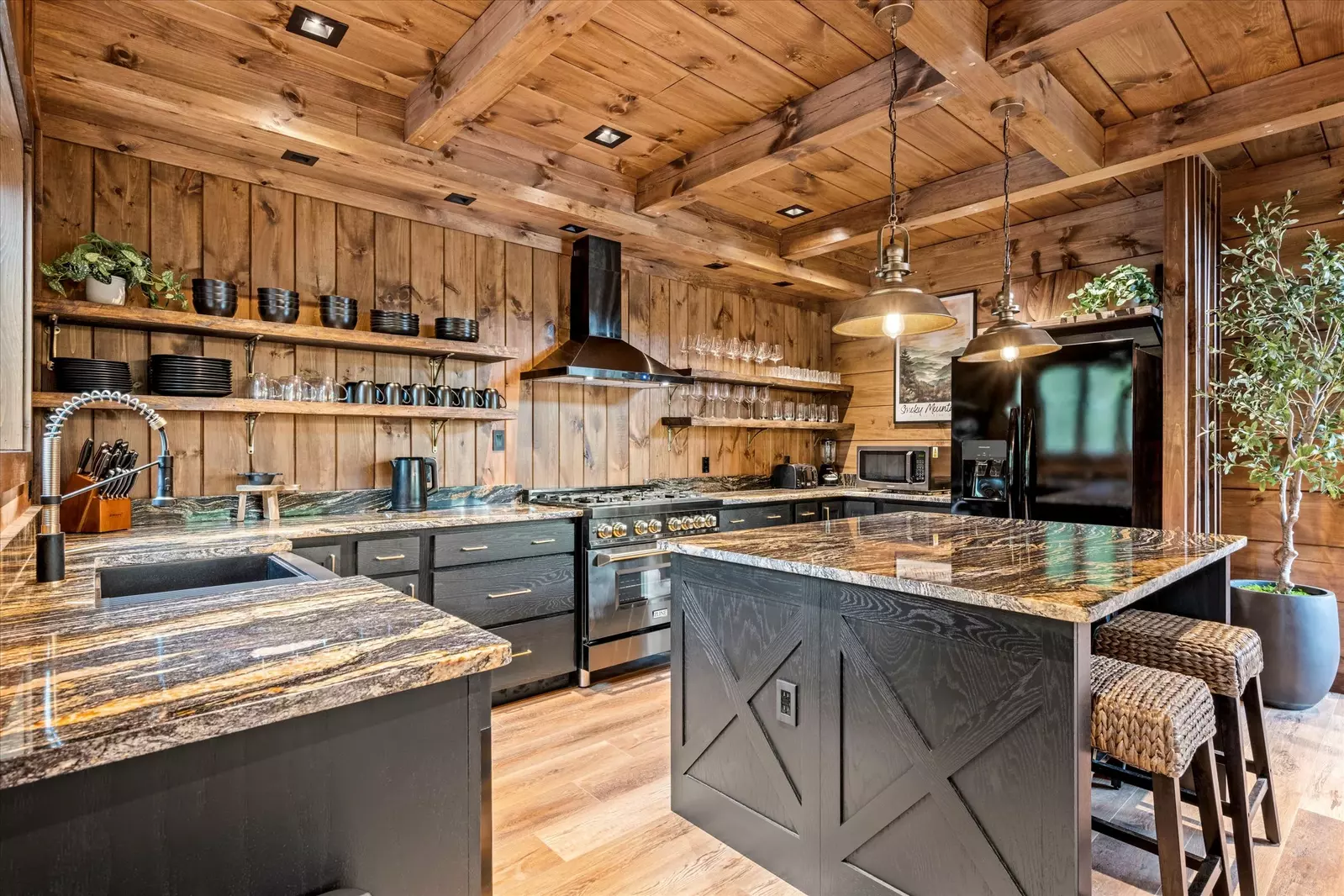 Property image, Interior, of Alpine Summit Pool and Spa Cabin