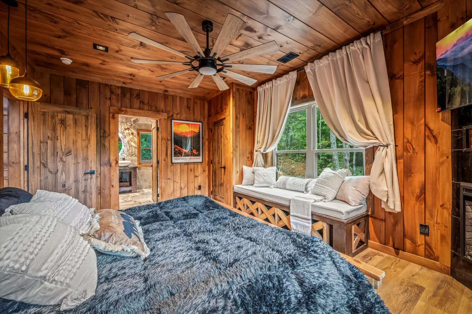 Property image, Interior, of Alpine Summit Pool and Spa Cabin