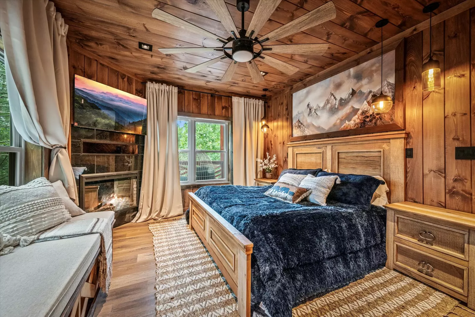 Property image, Interior, of Alpine Summit Pool and Spa Cabin