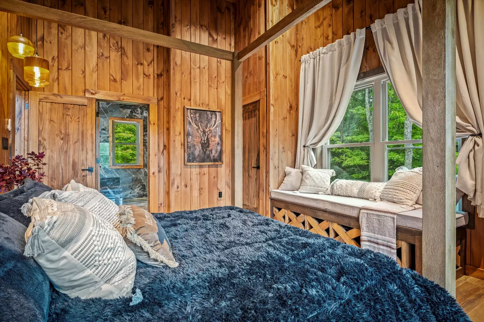 Property image, Interior, of Alpine Summit Pool and Spa Cabin
