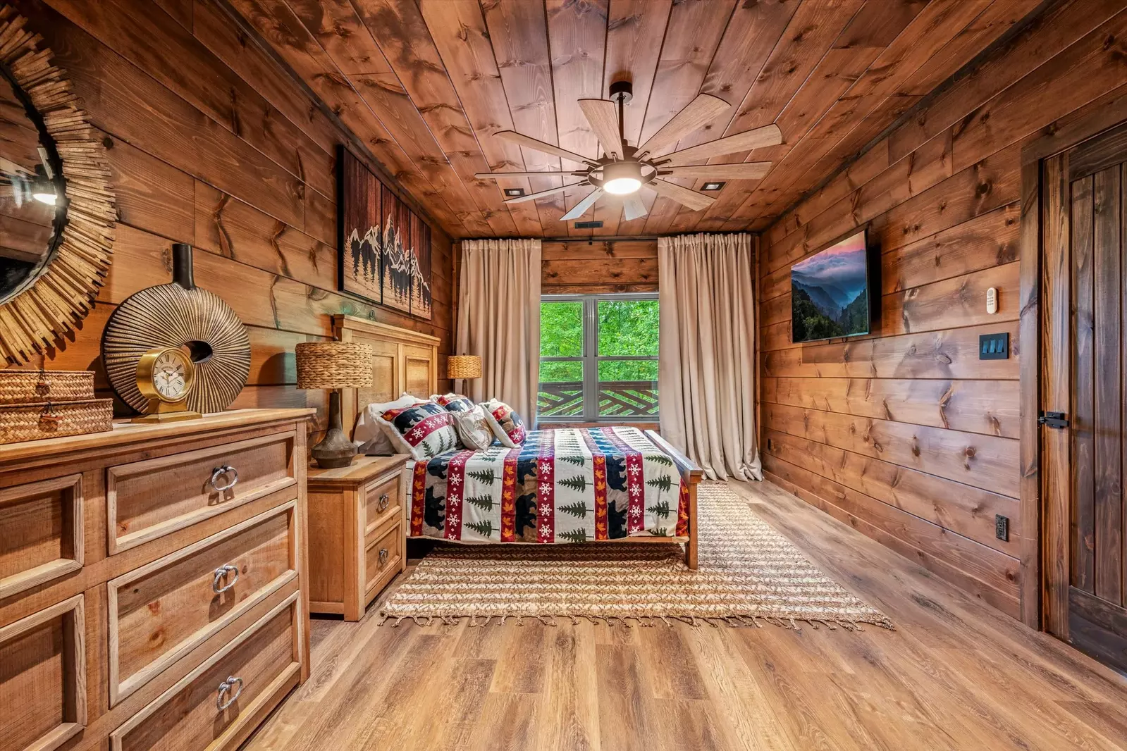Property image, Interior, of Alpine Summit Pool and Spa Cabin