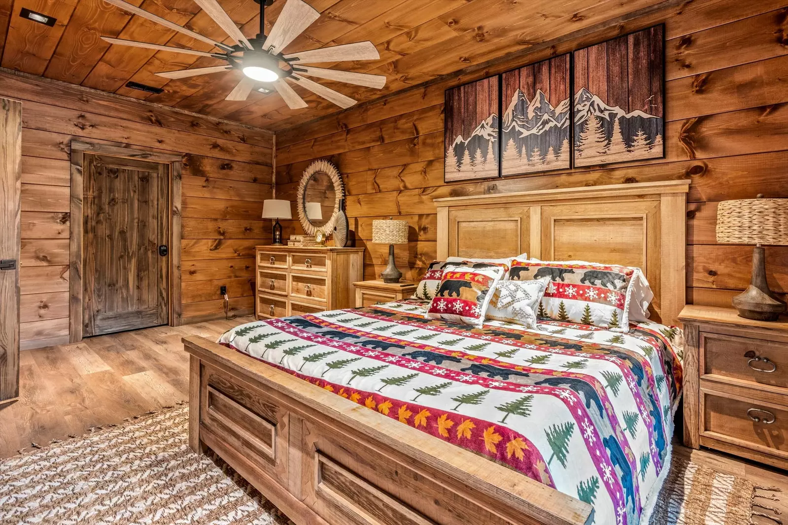 Property image, Interior, of Alpine Summit Pool and Spa Cabin