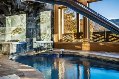 Luxe Alpine Haven Cabin and Spa