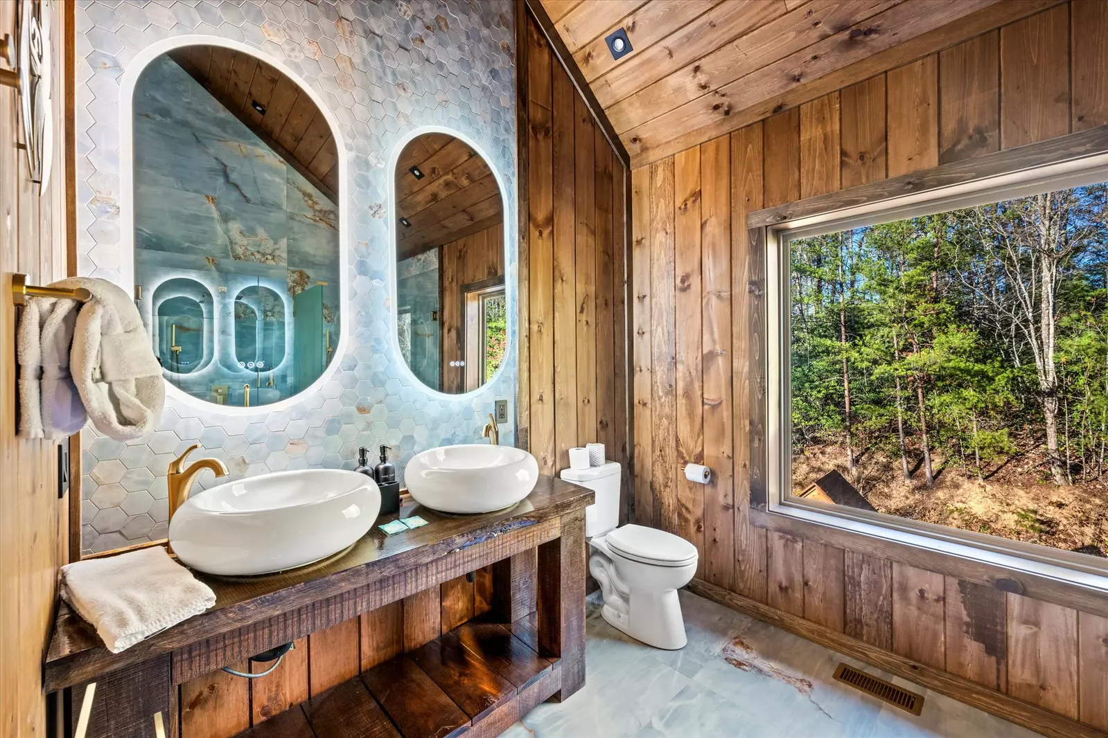 Property image, Interior, of Alpine Haven Cabin and Spa