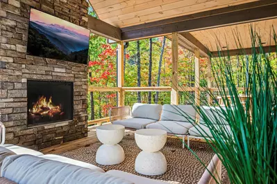Treehouse Swim Cabin