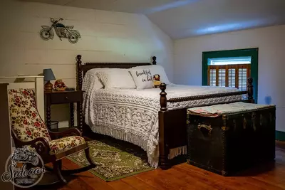 The Corkscrew Suite @ The Sidecar Inn Bed & Breakfast
