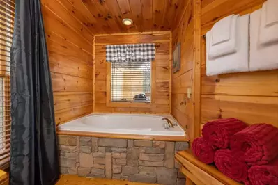  Jacuzzi Tub
