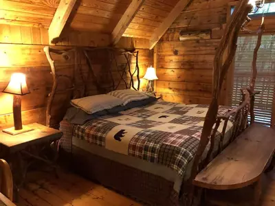 Gatlinburg Adventure Cabin - Mountain Camelia