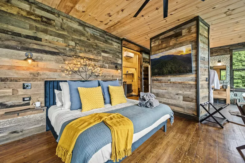 Windows to the Mountains
