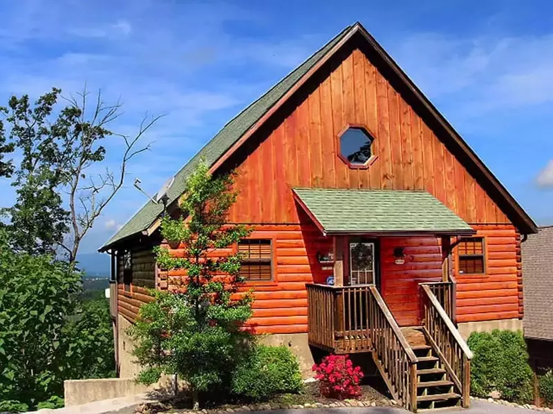 Destiny Den.. A rustic luxury cabin with a beautiful mountain sunset view